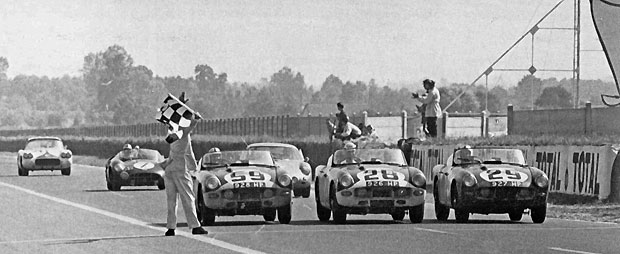 24 heures du Mans 1960 - Trois TR4 au départ, trois à l'arrivée
