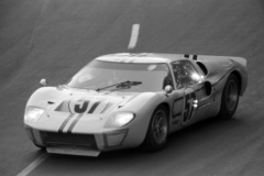 24 heures du Mans 1967 - Ford MkIIB #57 - Pilotes : Ronnie Bucknum / Paul Hawkins - Abandon