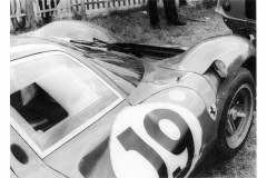 24 heures du Mans 1967 - Ferrari 330 P4 #19 - Pilotes : Günther Klass / Peter Sutcliffe - Abandon8