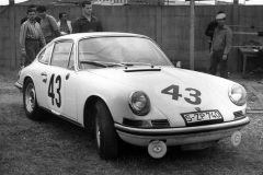 24 heures du Mans 1967 - Porsche 911S #43 - Pilotes : Jacques Dewes / Anton Fischhaber  - Abandon
