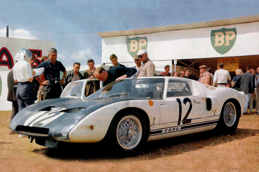 24 heures du Mans 1964 - Ford GT40 #12 - Pilotes : Richard Attwood / Jo Schlesser - Abandon