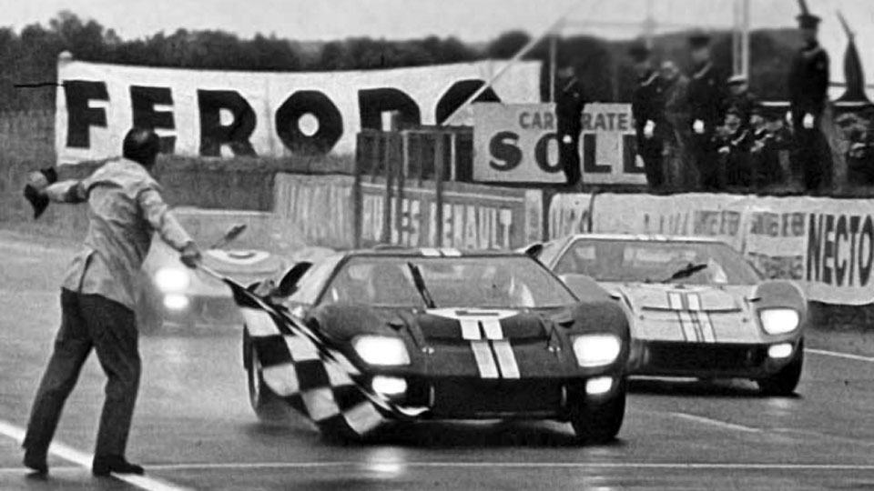 L'arrivée des 24 heures du Mans 1966