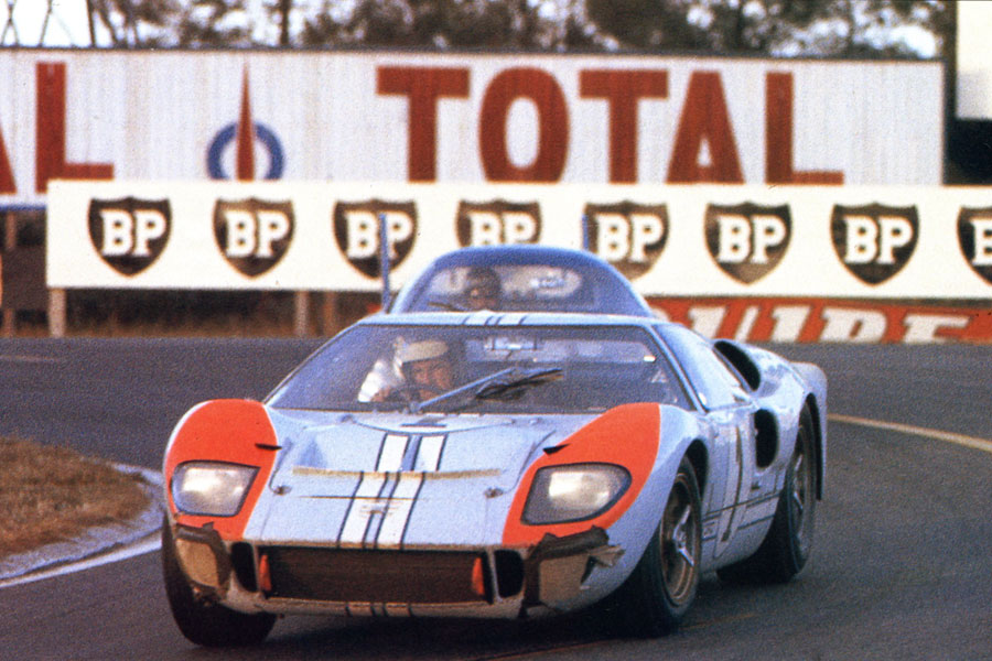 24 heures du Mans 1966 - Ford MkII #1 - Pilotes : Denis Hulme / Ken Miles - 2ème