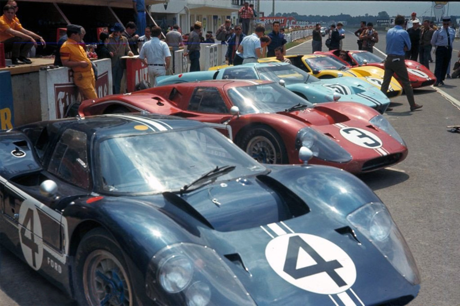 24 heures du Mans 1967 - Ford MkIV #4 - Pilotes : Denis Hulme / Lloyd Ruby - Abandon 
