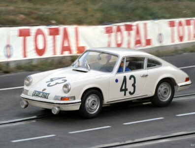 24 heures du Mans 1967 - Porsche 911S #43 - Pilotes : Jacques Dewes / Anton Fischhaber - Abandon