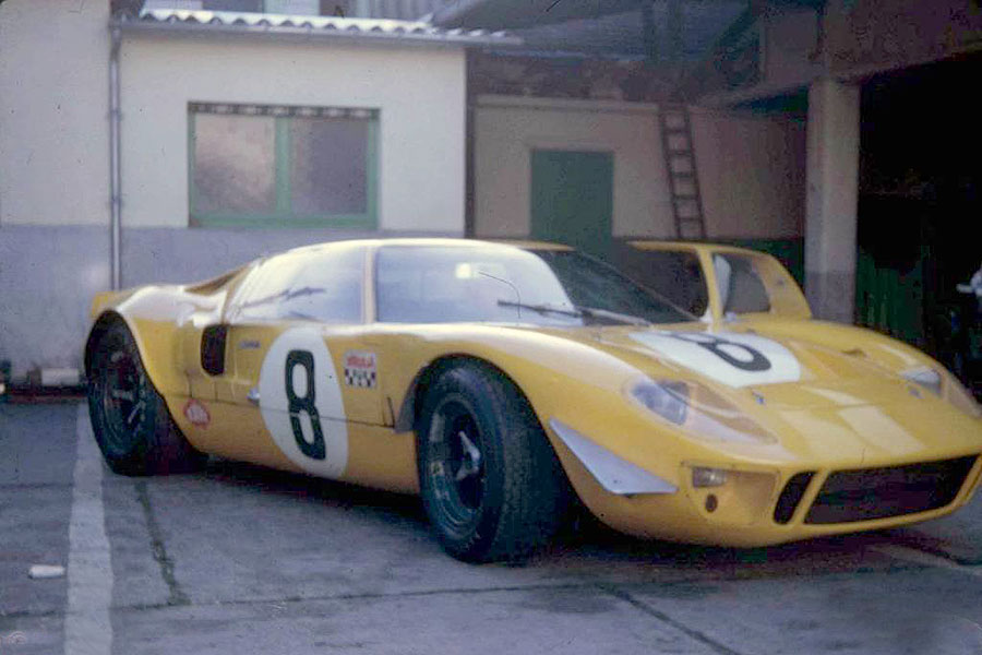 24 heures du Mans 1968 - Ford GT40 #8 - Pilotes : Willy Mairesse / Jean Blaton 'Beurlys' - Abandon
