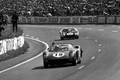 24 heures du Mans 1964 - Ferrari 330 P #19 - Pilotes : John Surtees / Lorenzo Bandini - 3ème