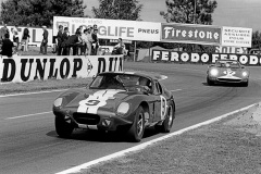 24 heures du Mans 1965 - Ferrari 365 P2 #17 - Pilotes : David Piper / Jo Bonnier - Abandon