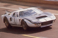 24 heures du Mans 1965 - Ford MkII #1 - Pilotes : Ken Miles / Bruce McLaren - Abandon3