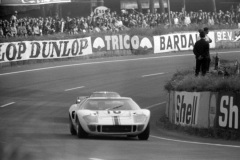 24 heures du Mans 1967 - Ford GT40 #16 - Pilotes : Henri Greder/ Pierre Dumay - Abandon