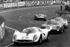 24 heures du Mans 1967 - Ferrari 412P #25 - Pilotes : Pedro Rodriguez / Giancarlo Baghetti - Abandon