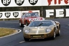 24 heures du Mans 1967 - Ford MkIIB #5 - Pilotes : Frank Gardner / Roger McCluskey - Abandon
