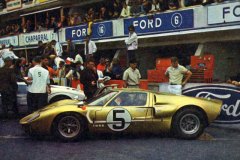 24 heures du Mans 1967 - Ford MkIIB #5 - Pilotes : Frank Gardner / Roger McCluskey - Abandon