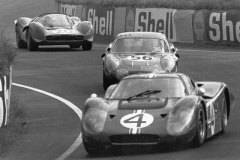 24 heures du Mans 1967 - Ford MkIV #4 - Pilotes : Denis Hulme / Lloyd Ruby - Abandon