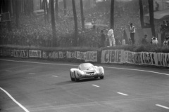 24 heures du Mans 1967 - Porsche 907/6 LH #40 - Pilotes : Gerhard Mitter / Jochen Rindt - Abandon