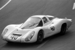 24 heures du Mans 1967 - Porsche 907/6 LH #40 - Pilotes : Gerhard Mitter / Jochen Rindt - Abandon