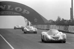 24 heures du Mans 1967 - Porsche 907/6 LH #40 - Pilotes : Gerhard Mitter / Jochen Rindt - Abandon