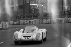 24 heures du Mans 1967 - Porsche 907/6 LH #40 - Pilotes : Gerhard Mitter / Jochen Rindt - Abandon