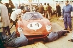 24 heures du Mans 1968 - Ferrari 250LM #14 - Pilotes : Masten Gregory / Charlie Kolb - Abandon