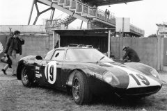 24 heures du Mans 1968 - Ferrari 250LM #19 - Pilotes : Paul Vestey / Roy Pike - Abandon