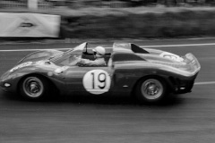 24 heures du Mans 1965 - Ferrari 330 P2#19 - Pilotes : John Surtees / Ludovico Scarfiotti - Abandon
