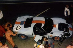 24 heures du Mans 1968 - Ford GT40 #10 - Pilotes : Paul Hawkins / David Hobbs - Abandon