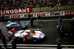 24 heures du Mans 1968 - Ford GT40 #11 - Pilotes : Brian Muir / Jackie Oliver - Abandon