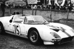 24 heures du Mans 1965 - Ford GT40 #15 - Pilotes : Guy Ligier/ Maurice Trintignant - Abandon