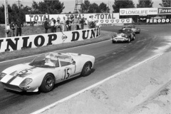 24 heures du Mans 1965 - Ford GT40 #15 - Pilotes : Guy Ligier/ Maurice Trintignant - Abandon