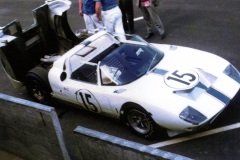 24 heures du Mans 1965 - Ford GT40 #15 - Pilotes : Guy Ligier/ Maurice Trintignant - Abandon