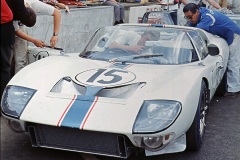 24 heures du Mans 1965 - Ford GT40 #15 - Pilotes : Guy Ligier/ Maurice Trintignant - Abandon